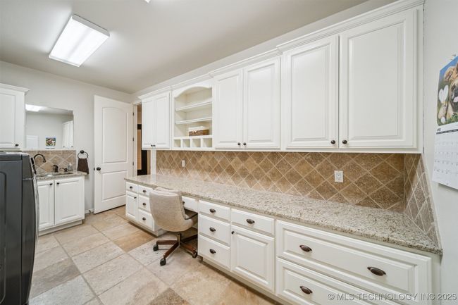 6922 Hackberry Rdg, House other with 5 bedrooms, 5 bathrooms and null parking in Owasso OK | Image 42