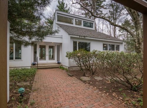 43 Morgan Cir, Amherst, MA, 01002 | Card Image