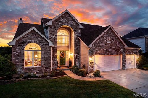 16652 Benton Taylor Dr, Chesterfield, MO, 63005-4861 | Card Image