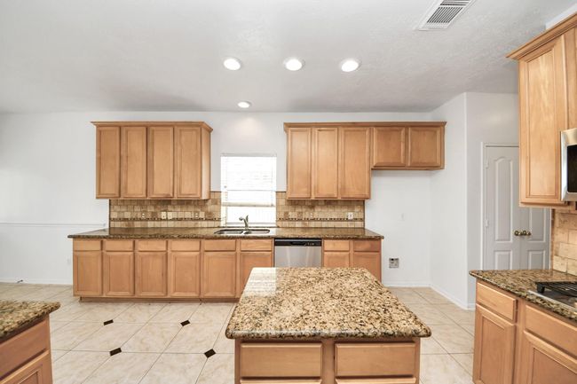1605 Spring Glen Ln, House other with 5 bedrooms, 4 bathrooms and 2 parking in Pearland TX | Image 18