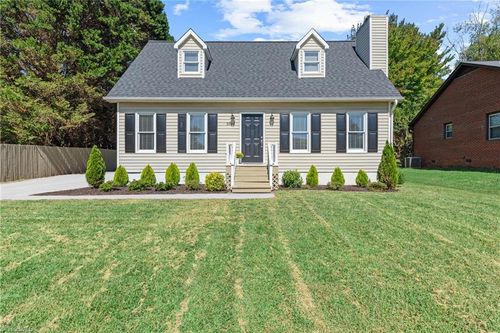 5525 Moravian Heights Ln, Clemmons, NC, 27012-8354 | Card Image