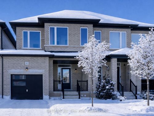 42 Lisa St, Wasaga Beach, ON, L9Z0K9 | Card Image