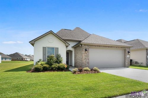 7731 W Pelican Lakes Ave, Baton Rouge, LA, 70810 | Card Image