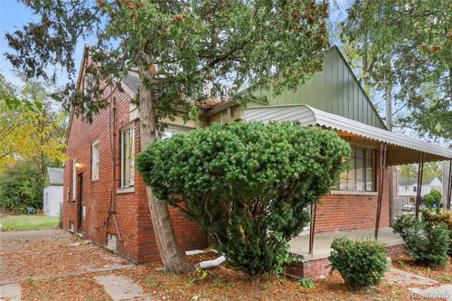 18226 Freeland St, Detroit, MI, 48235-2536 | Card Image