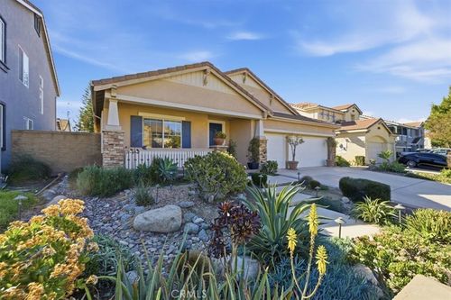 13747 Robinbrook Ct, Eastvale, CA, 92880-9052 | Card Image