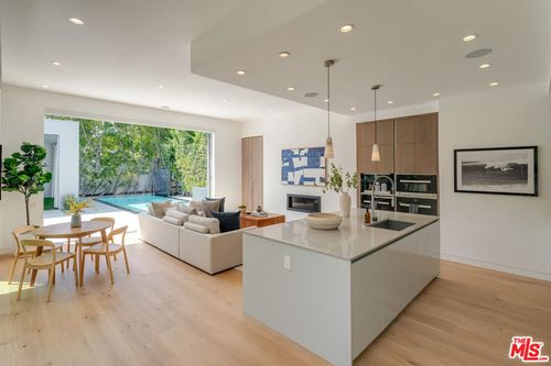 419 Westbourne Dr, West Hollywood, CA, 90048-1911 | Card Image