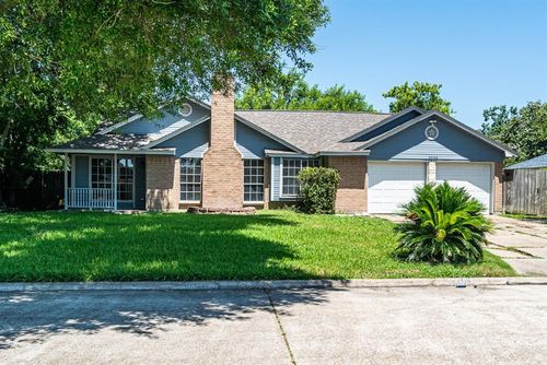 5205 Winding Brook Dr, Dickinson, TX, 77539-7163 | Card Image