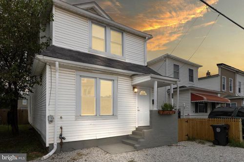 18 Woodland Ave, Dundalk, MD, 21222-6143 | Card Image