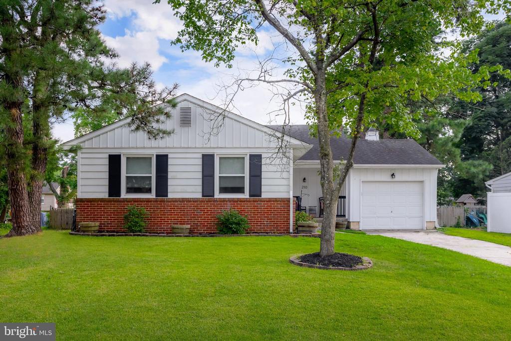 Lakeside Dr, Glassboro, NJ 08028