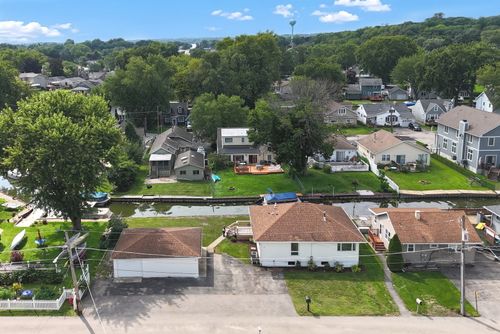 28 Lakeside Ln, Fox Lake, IL, 60020-1509 | Card Image