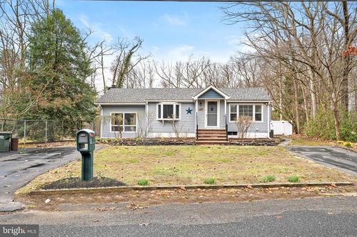 3 Squan Rd E, Millstone Township, NJ, 08510-1232 | Card Image