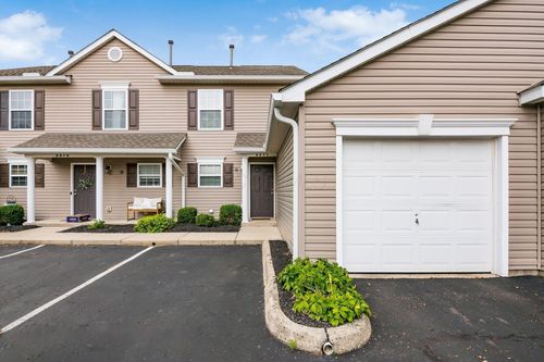 6977 Remsen Dr, Canal Winchester, OH, 43110-7929 | Card Image