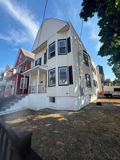 79 Warner Ave, JC, Bergen-Lafayett, NJ, 07305 | Card Image