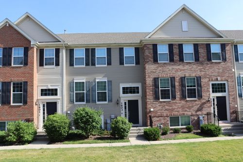 1603 Deer Pointe Dr, South Elgin, IL, 60177-1307 | Card Image