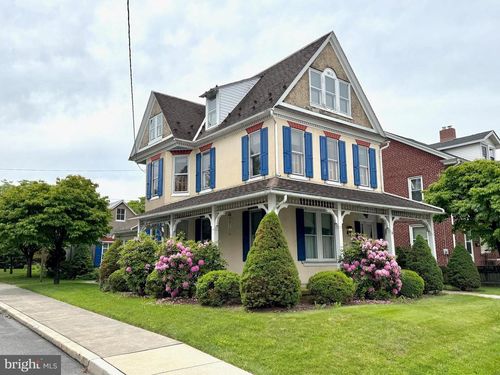 232 E Main St, FLEETWOOD, PA, 19522-1415 | Card Image