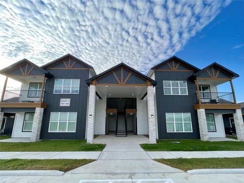 802 West Loop, El Campo, TX, 77437-9410 | Card Image