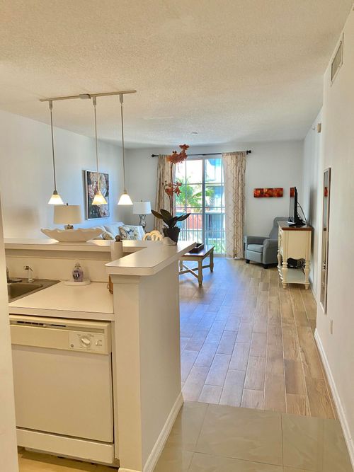 312-720 S Sapodilla Ave, West Palm Beach, FL, 33401-4164 | Card Image