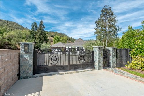 1686 Sycamore Canyon Dr, Westlake Village, CA, 91361-5589 | Card Image