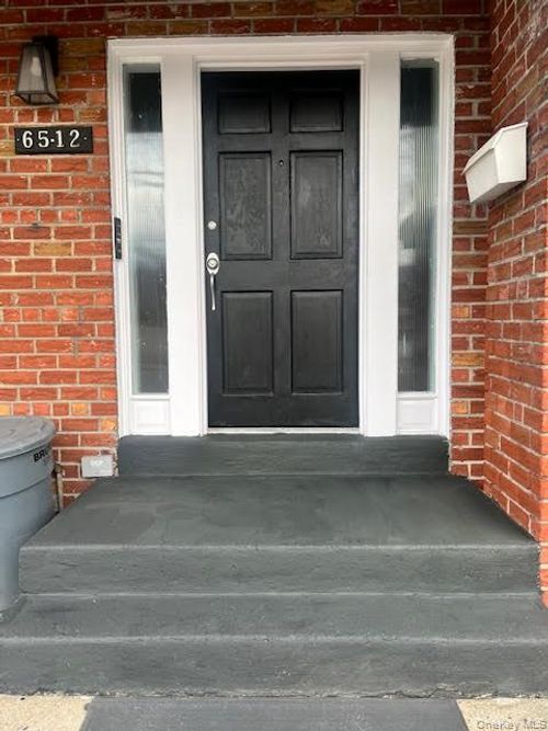 6512 Maurice Ave, Woodside, NY, 11377-5821 | Card Image