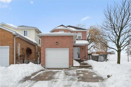 4 Northmanor Cres, Kitchener, ON, N2N3C2 | Card Image