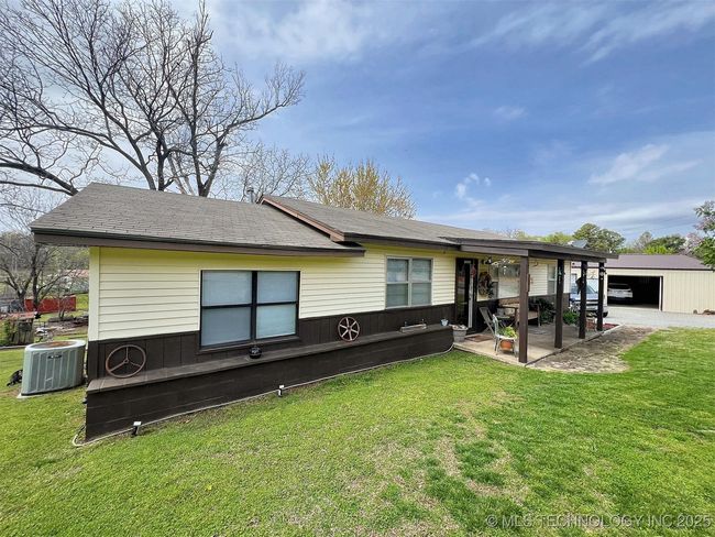 1804 S 3 Rd St, House other with 4 bedrooms, 2 bathrooms and null parking in Stilwell OK | Image 12