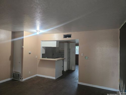 apt-704-170 De Chantle Rd, San Antonio, TX, 78201-3864 | Card Image