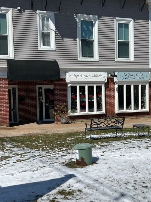 10-25 N Main St, Wolfeboro, NH, 03894-4485 | Card Image