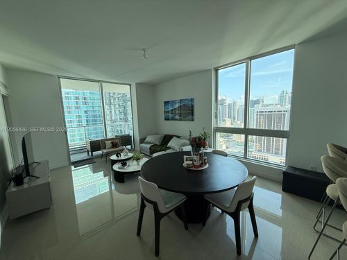 t-3301-300 S Biscayne Blvd, Miami, FL, 33131-5312 | Card Image
