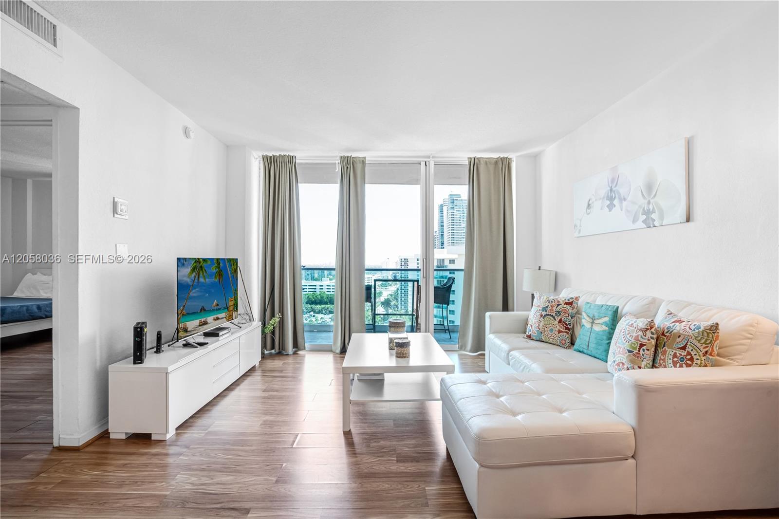 Residential in Hollywood 4