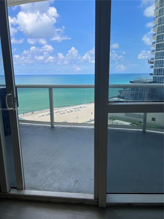 APT-707 - 16001 Collins Ave, Condo with 3 bedrooms, 3 bathrooms and null parking in Sunny Isles Beach FL | Image 11
