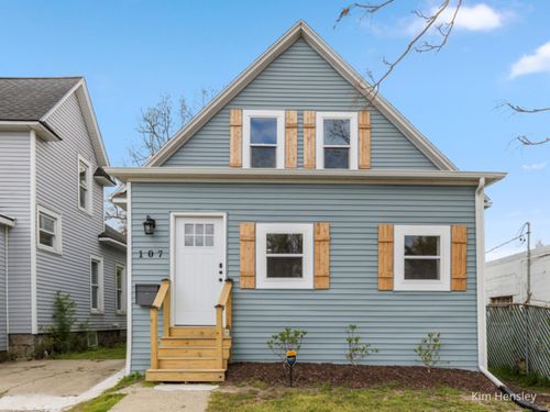 107 E Congress St, Belding, MI, 48809-1713 | Card Image