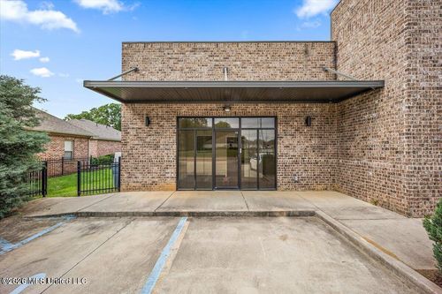 b-1082 Gluckstadt Rd, Gluckstadt, MS, 39110-7243 | Card Image