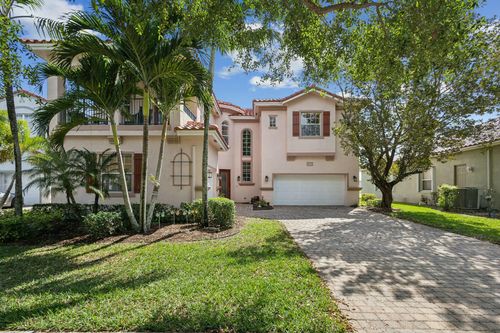 694 Cresta Cir, West Palm Beach, FL, 33413-1046 | Card Image