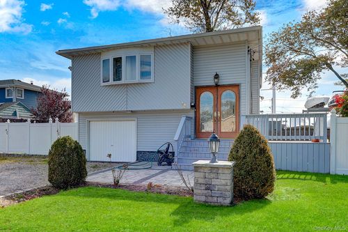 16 Ireland Place, Babylon, NY, 11726 | Card Image