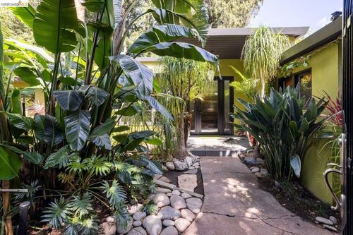10 Burdeck Ct, Oakland, CA, 94602-2653 | Card Image