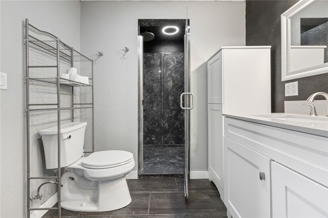 Primary Bathroom | Image 22