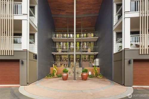 a-305-130 105th Ave Se, Bellevue, WA, 98004-6234 | Card Image