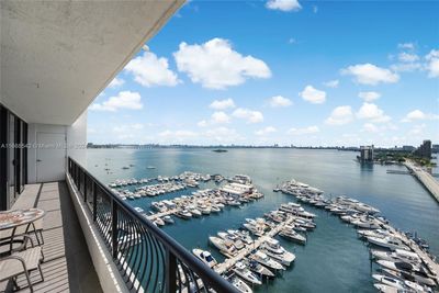 16A - 555 Ne 15th St, Condo with 2 bedrooms, 2 bathrooms and null parking in Miami FL | Image 2