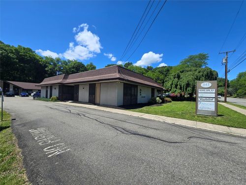 347 Fullerton Ave, Newburgh, NY, 12550-3700 | Card Image