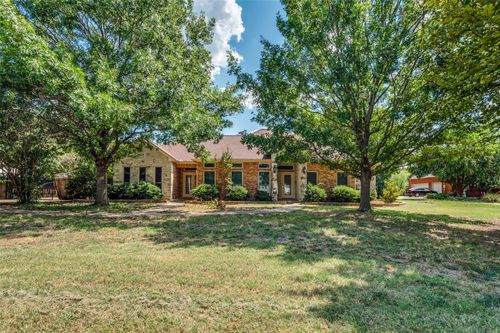 2852 S Lakeview Dr, Cedar Hill, TX, 75104-8233 | Card Image