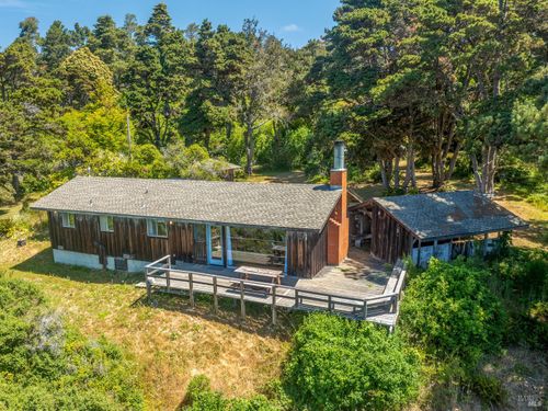 16920 Ocean Dr, Fort Bragg, CA, 95437-9310 | Card Image