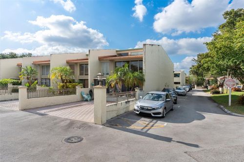 apt-8-741 E Coco Plum Cir, Plantation, FL, 33324-3756 | Card Image