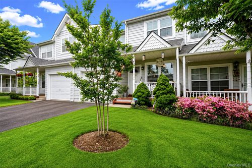89 Northwood Boulevard, Islip, NY, 11722 | Card Image