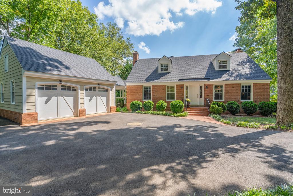 Autumn Lake Way, Annandale, VA 22003