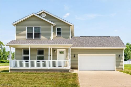 424 Whitetail Trl Ne, Canton, OH, 44704-2490 | Card Image