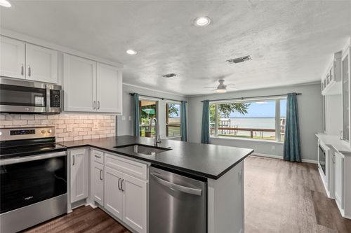 179 Autumn Wood Trl, Gun Barrel City, TX, 75156-4201 | Card Image