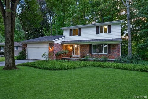 2249 Belle Meade Dr, Davison, MI, 48423-2071 | Card Image