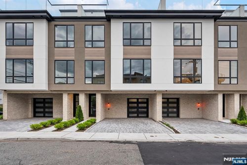 2282 7th St, Fort Lee, NJ, 07024-7835 | Card Image
