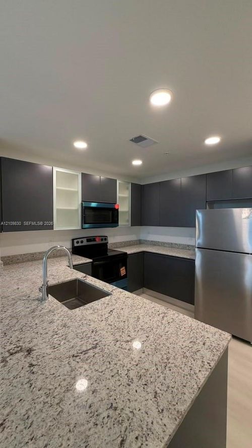 519-5563 Millenia Park Blvd, Orlando, FL, 32839 | Card Image