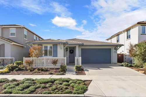 1534 Harry Lorenzo Avenue, Woodland, CA, 95776 | Card Image